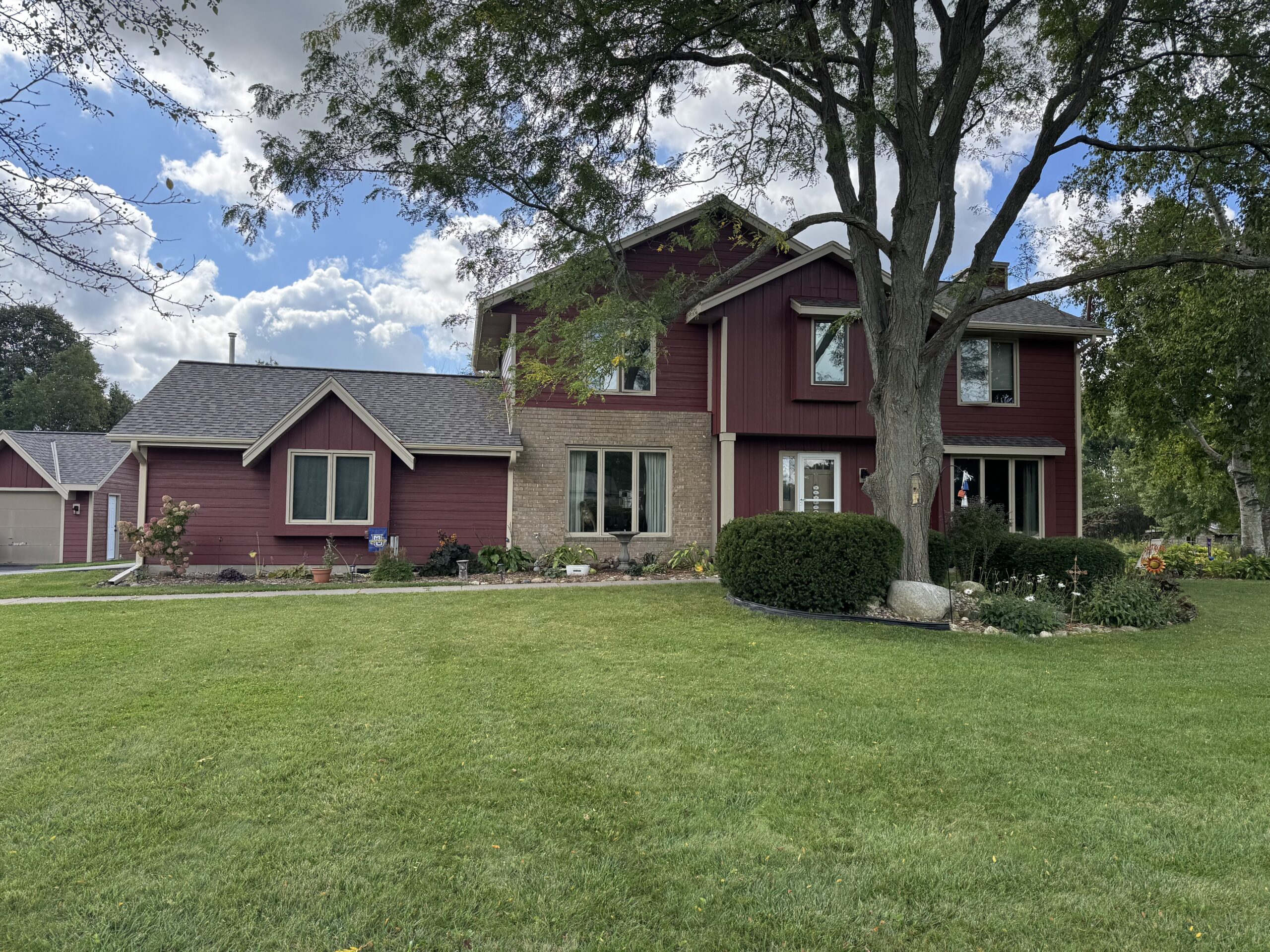 Richfield siding & roofing project - after