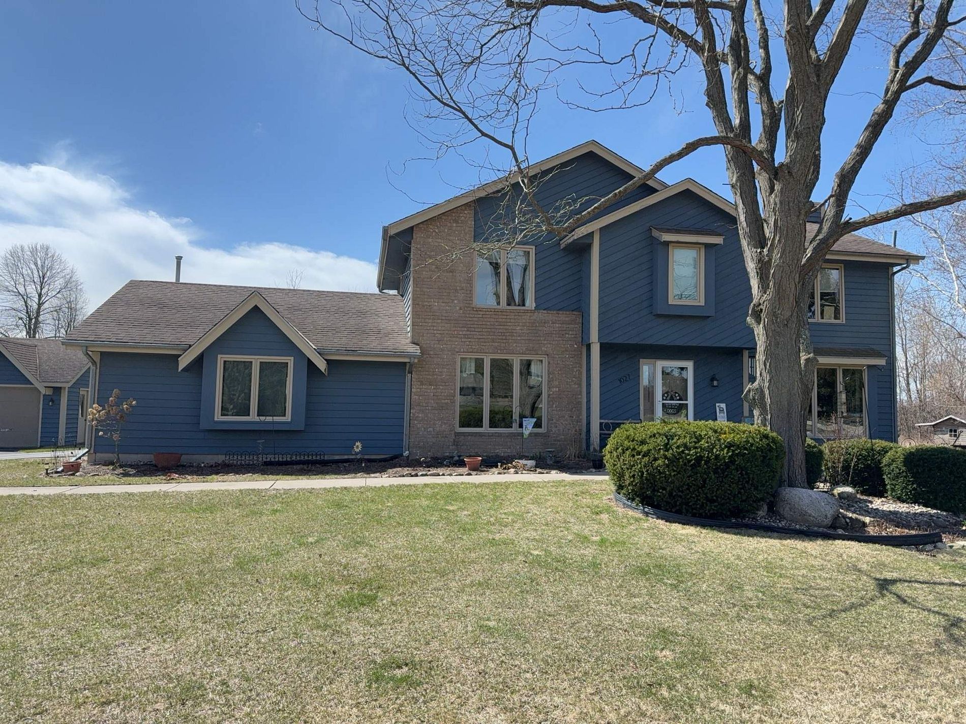 Richfield siding & roofing project - before