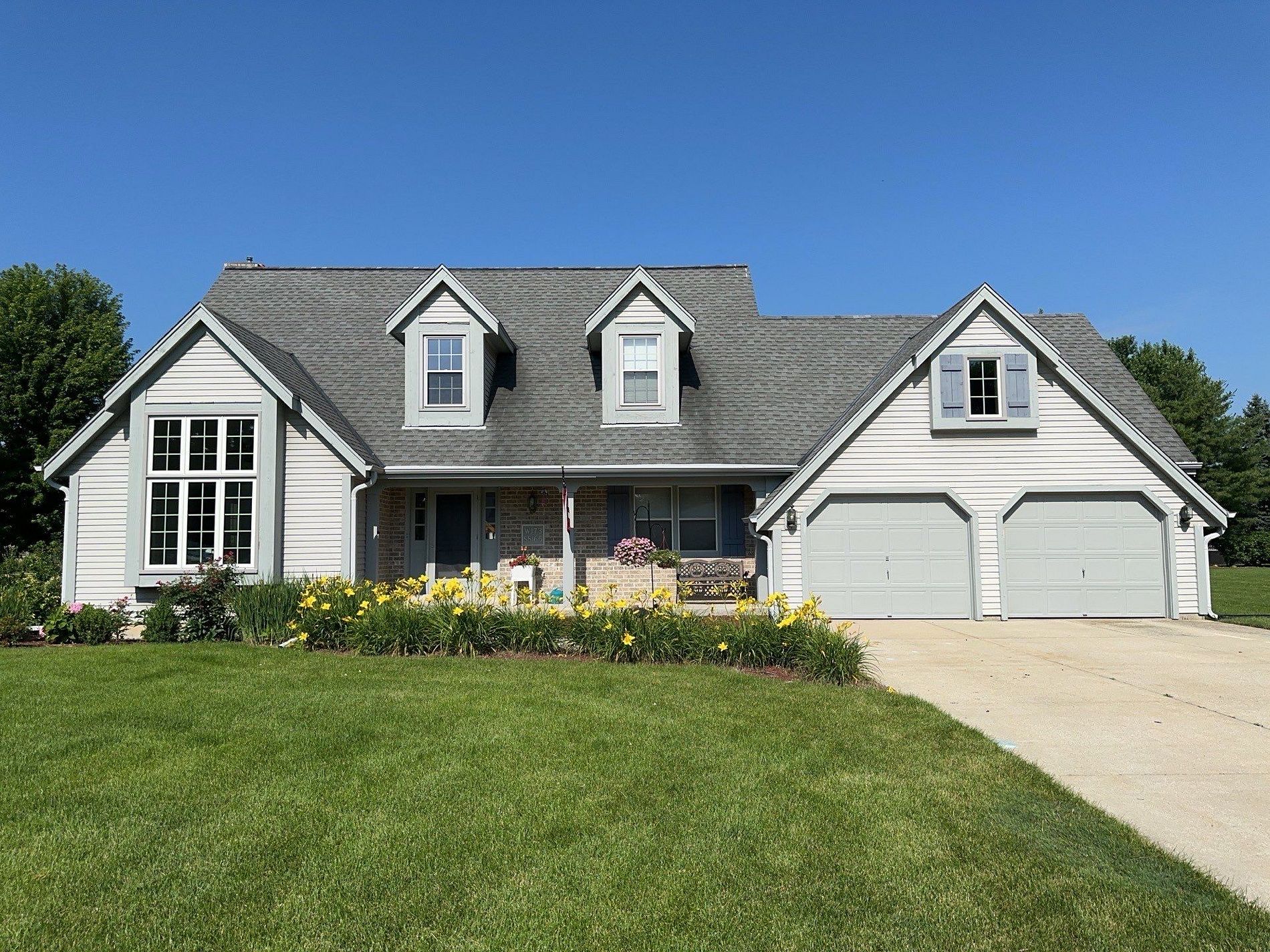 Muskego home before smartside siding installation